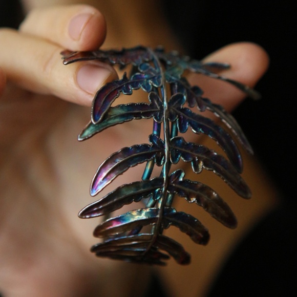 Fern leaf bracelet in colored silver - Picture 5 of 6